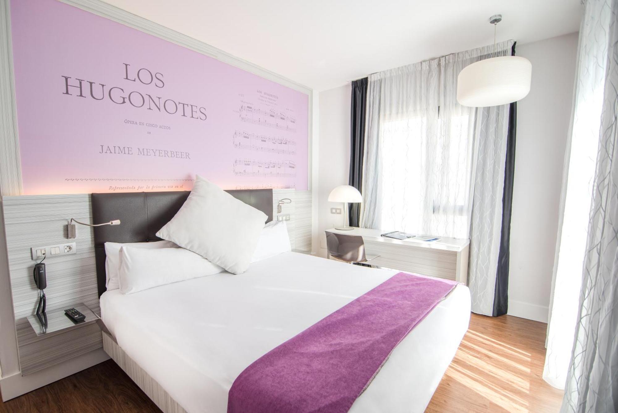 Double or Twin Room (1-2 Adults)