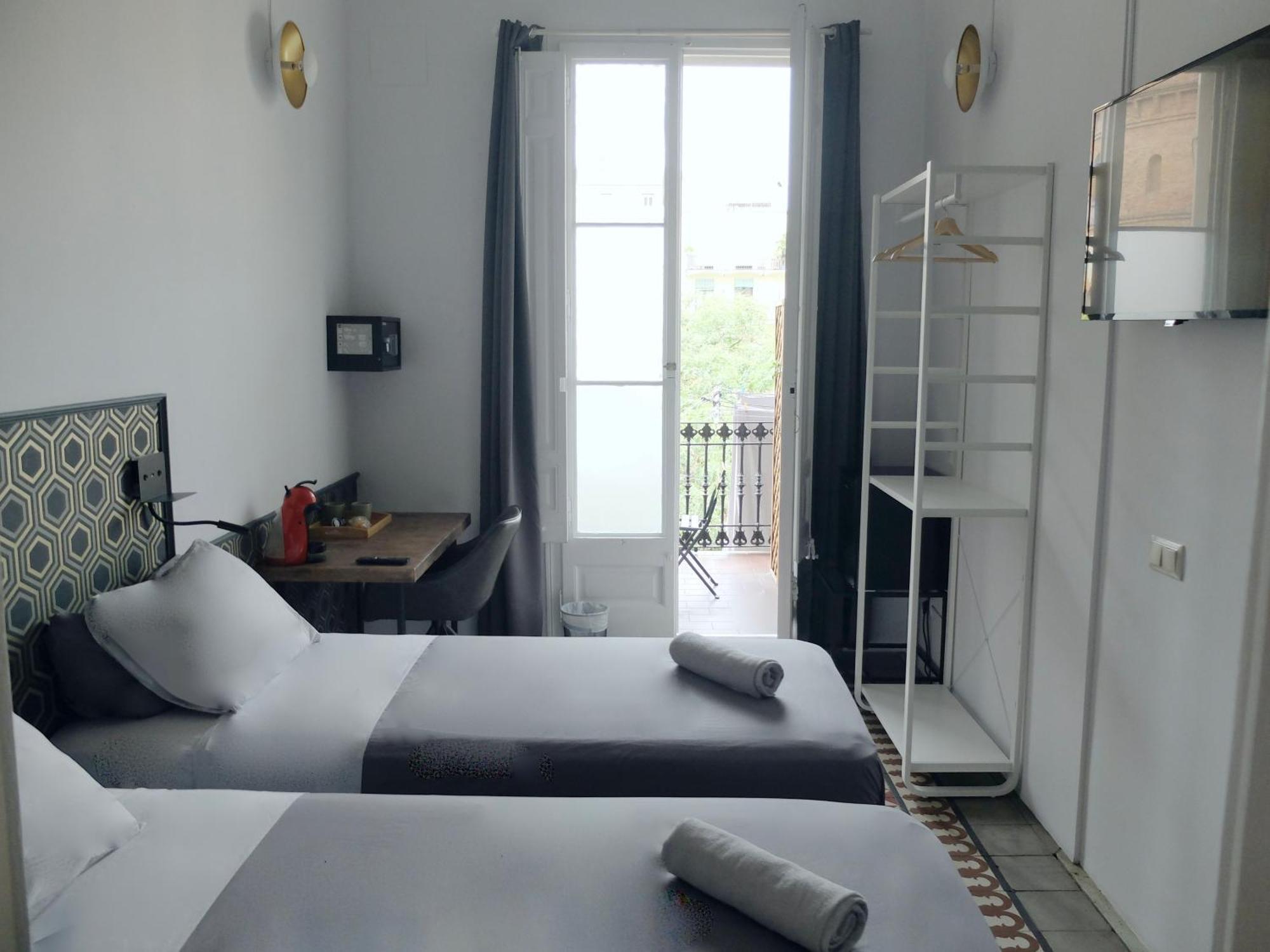 Twin Room Private Bathroom