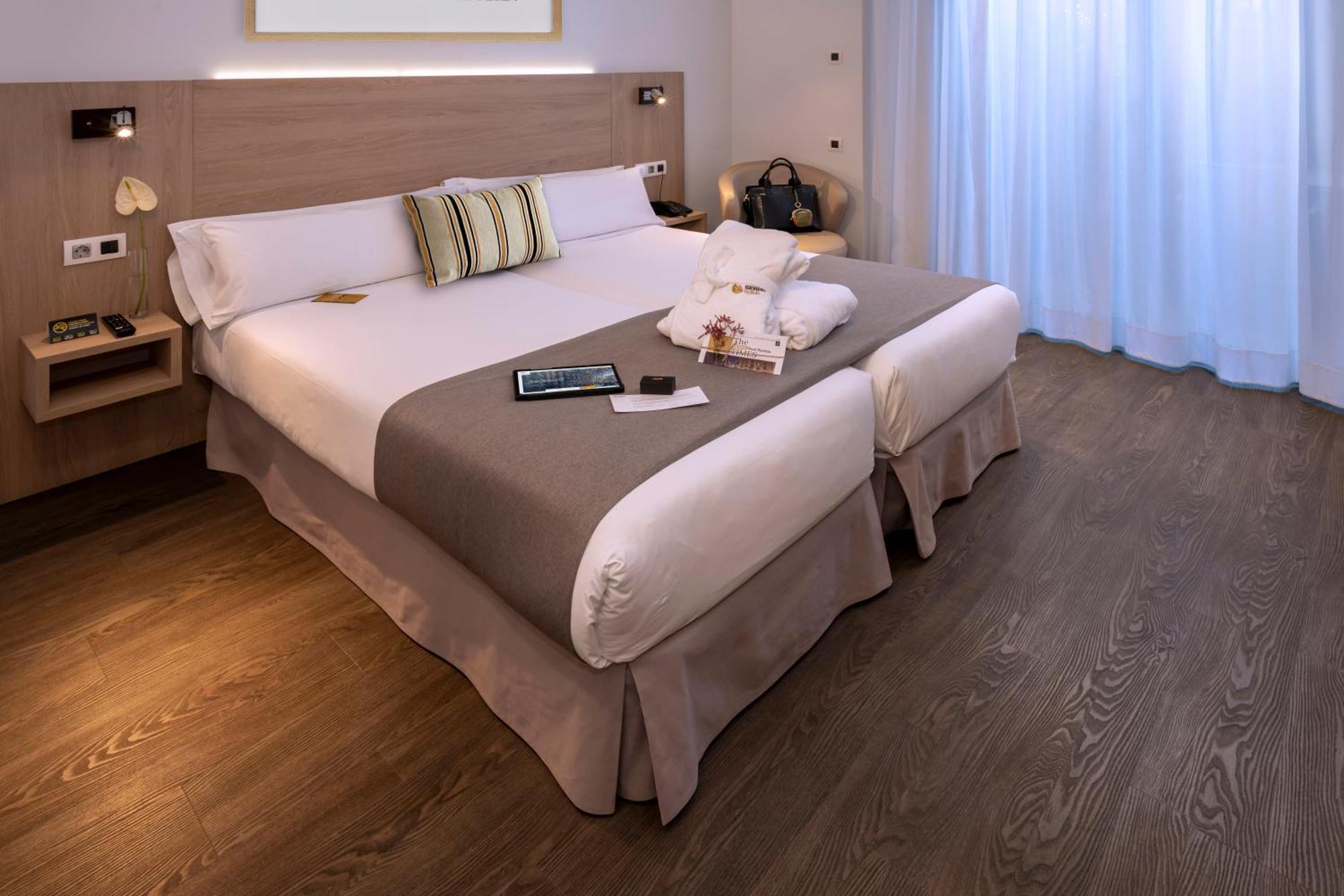Deluxe Double or Twin Room with Balcony
