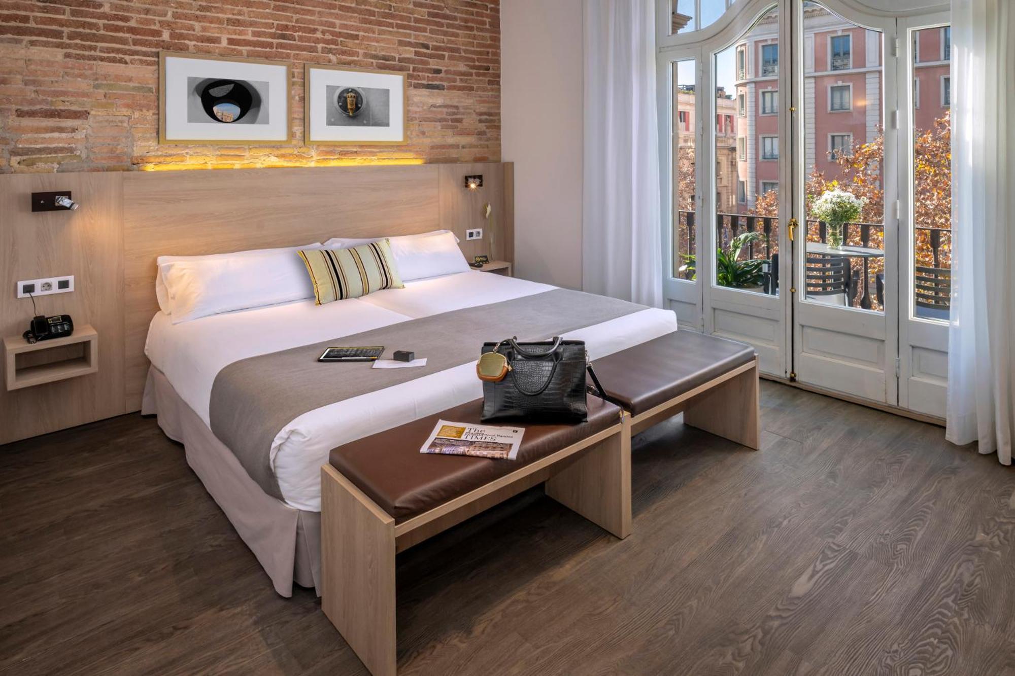 Deluxe Double or Twin Room with Balcony Rambla view