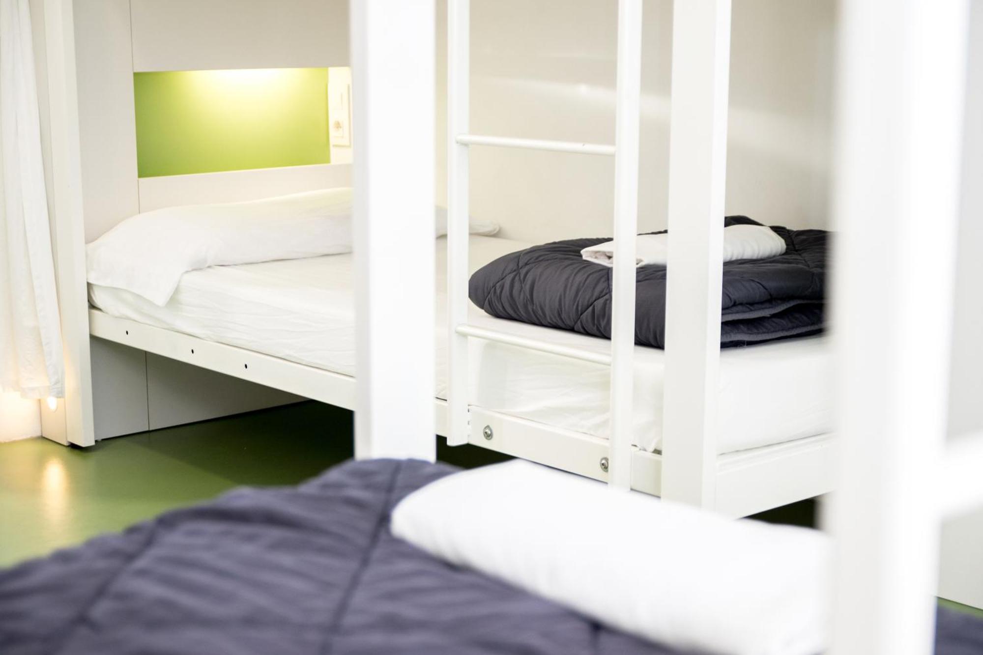 Bed 8-Bed Dormitory Room