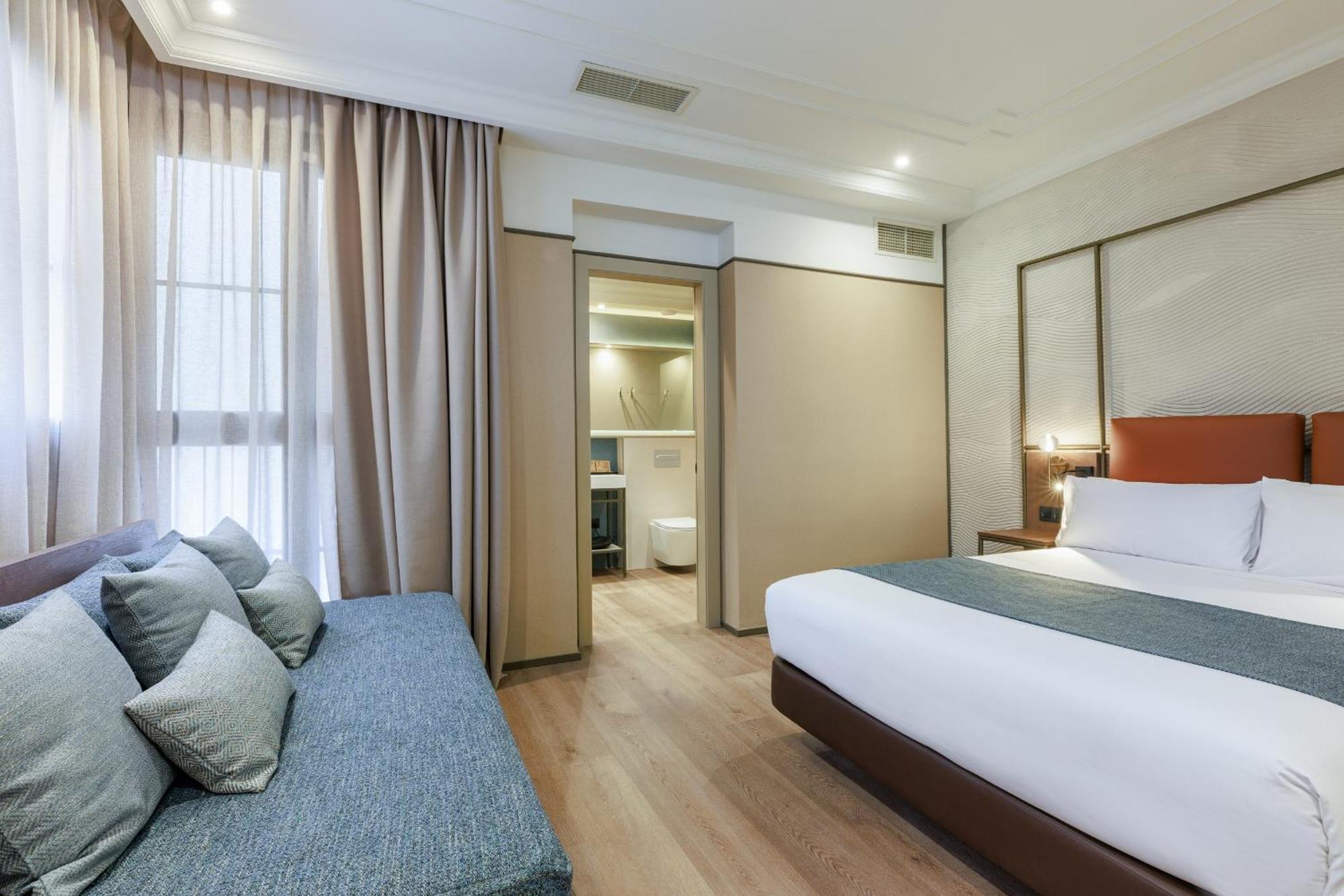Interior Triple Room