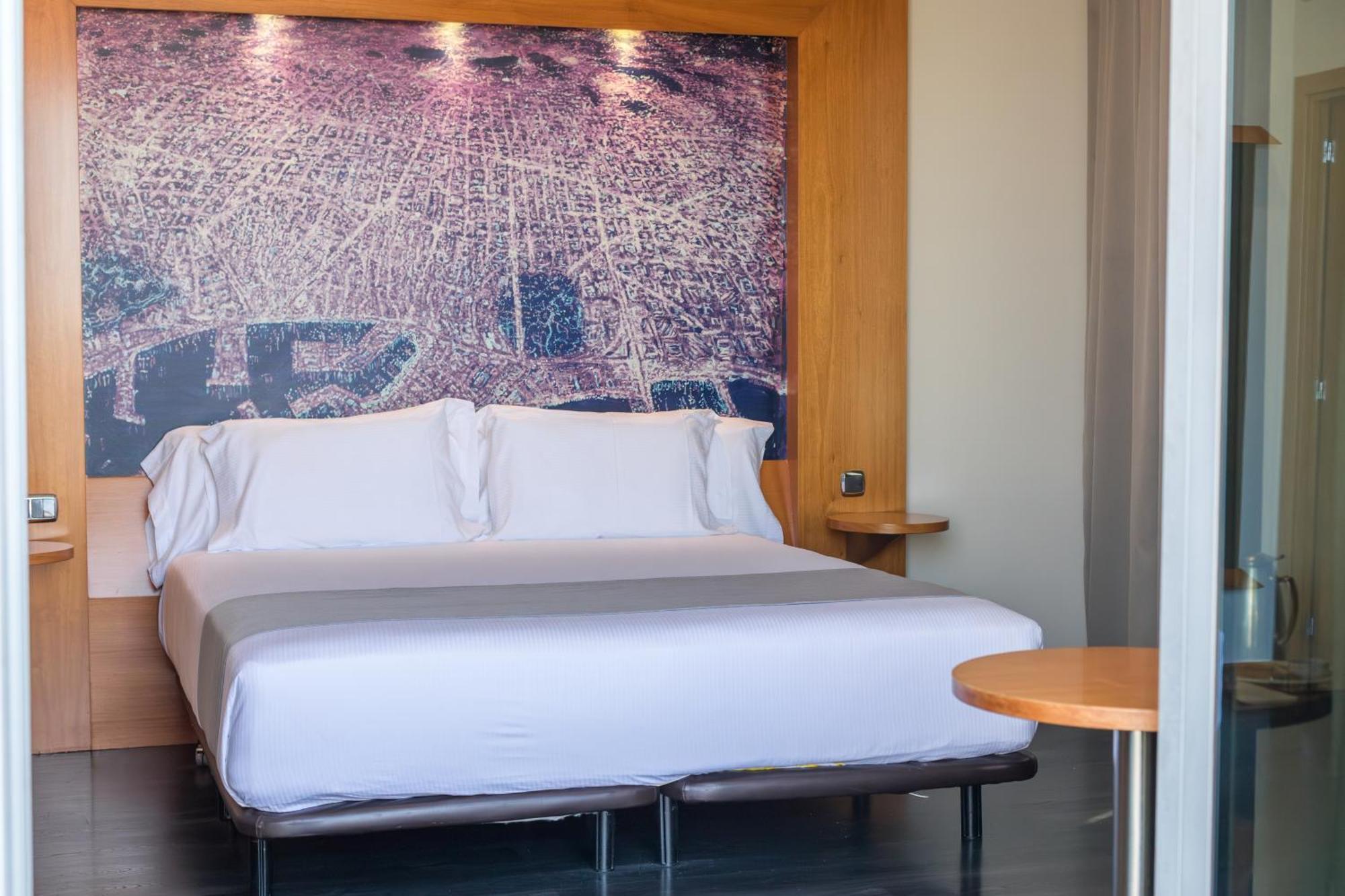 Superior Double or Twin Room with Terrace