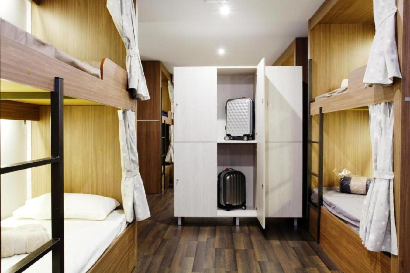 Bed 4-Bed Female Dormitory Room