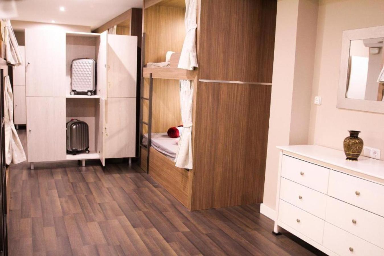 Bed 4-Bed Female Dormitory Room