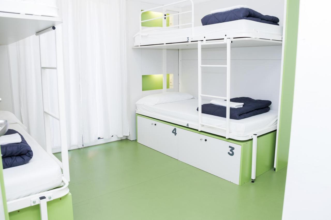 Bed 4-Bed Dormitory Room