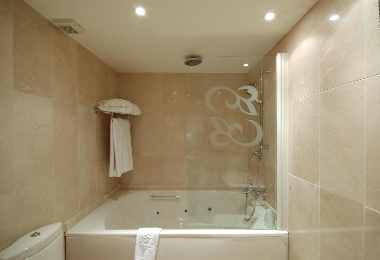 Deluxe Room Jacuzzi