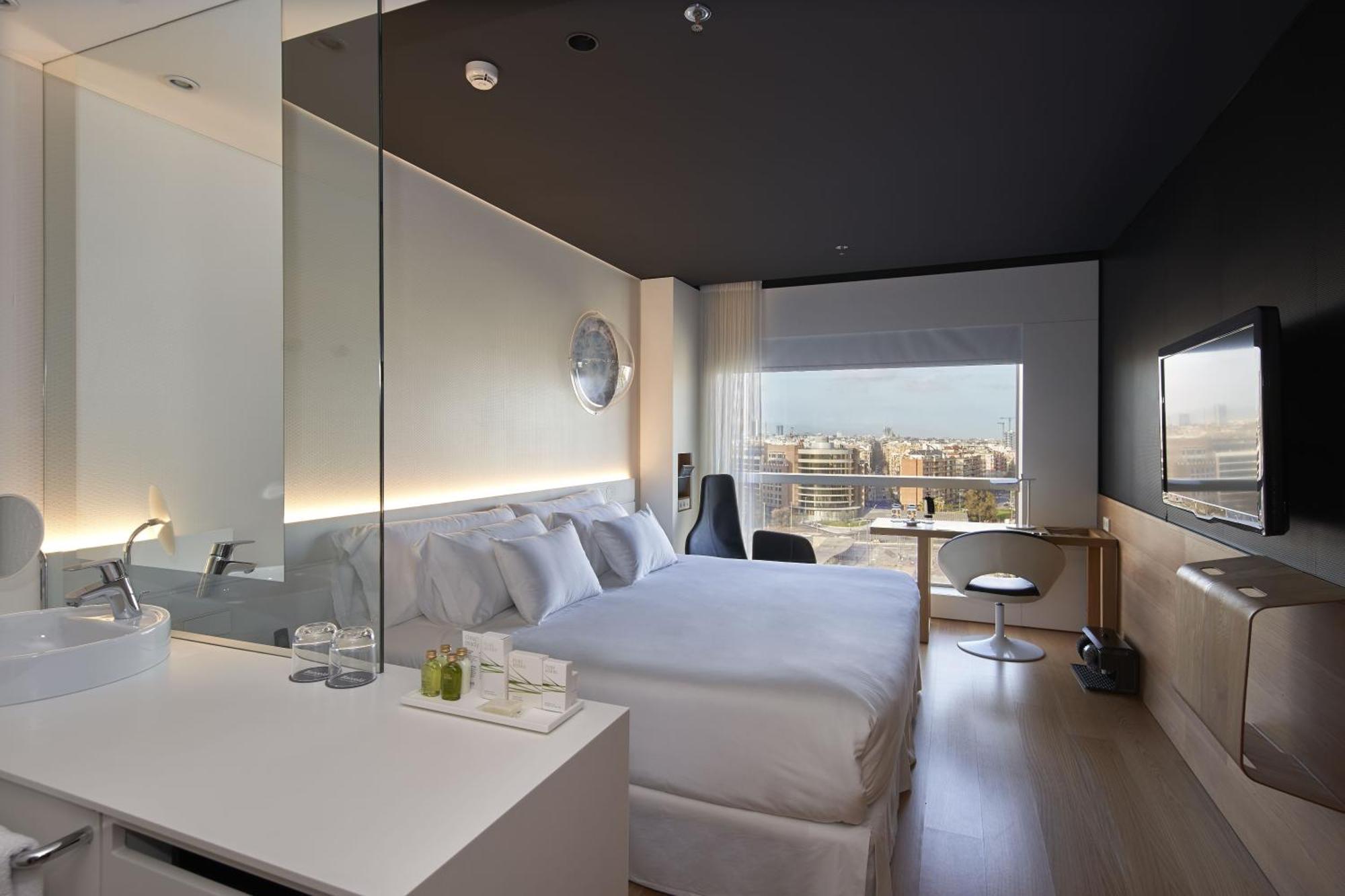 Deluxe Double Room with City View