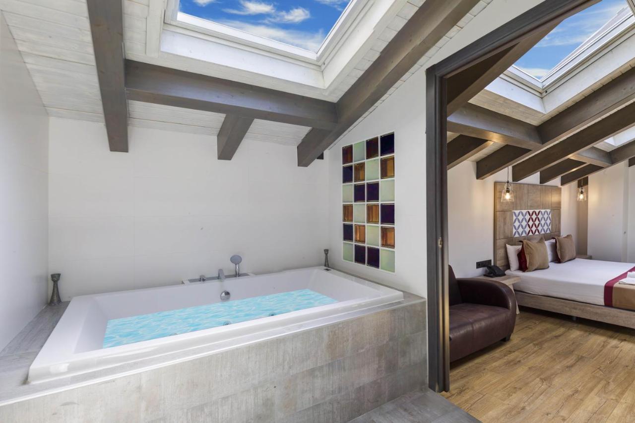 Double Room Spa Bath