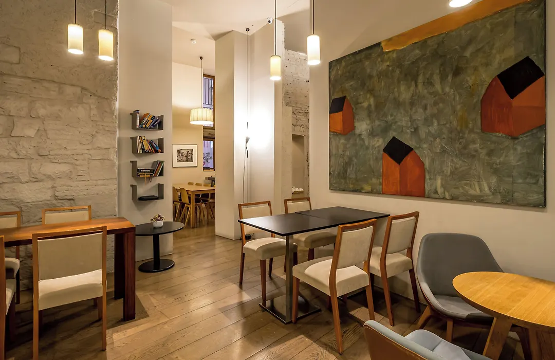 Mercer House Boria Bcn-1