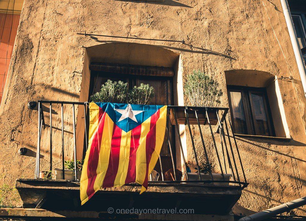 Visiter Barcelone pour la première fois Gracia drapeau